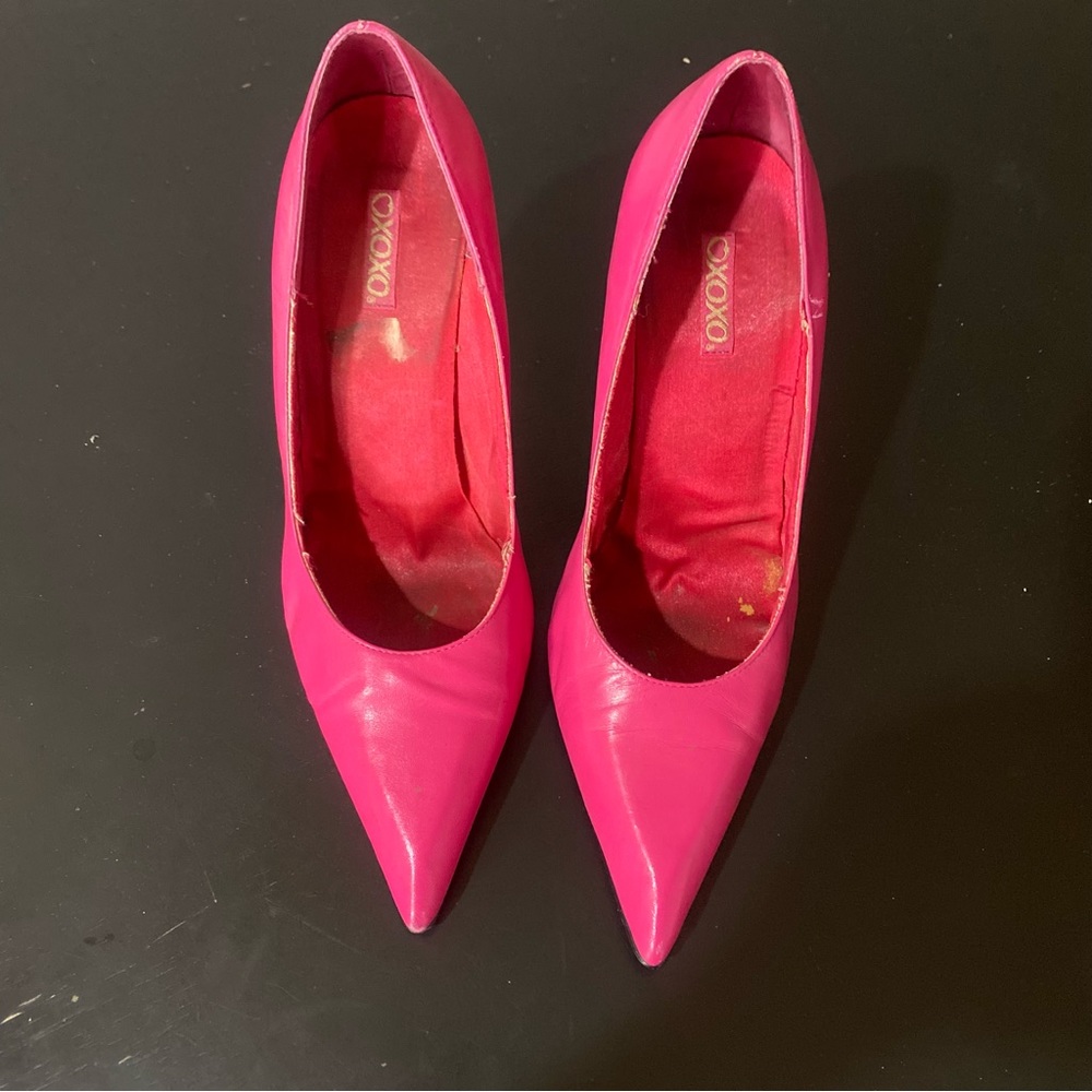 Vintage pink pumps